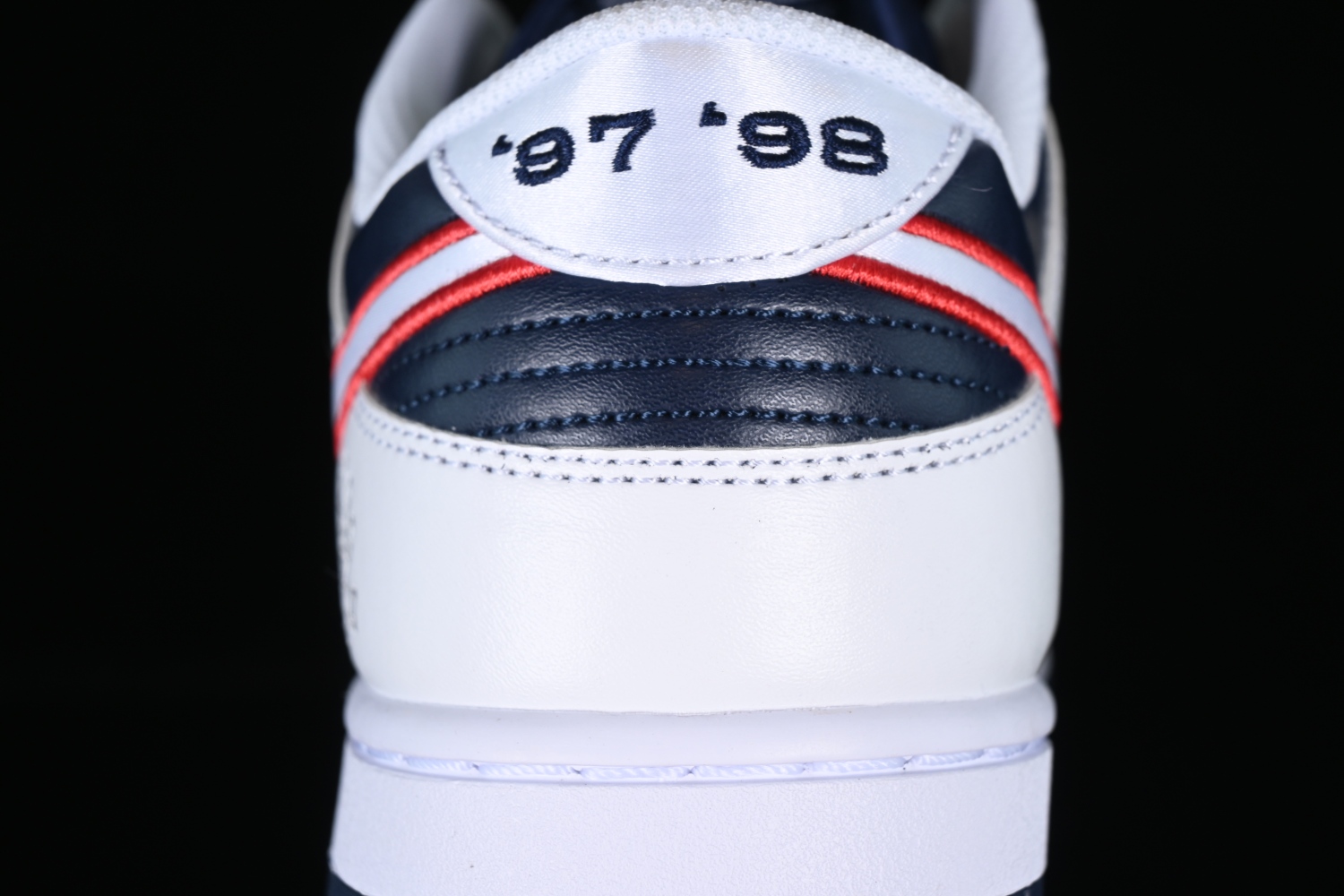 Nike SB  Dunk Low  Houston Comets Four-Peat  DZ2780-100