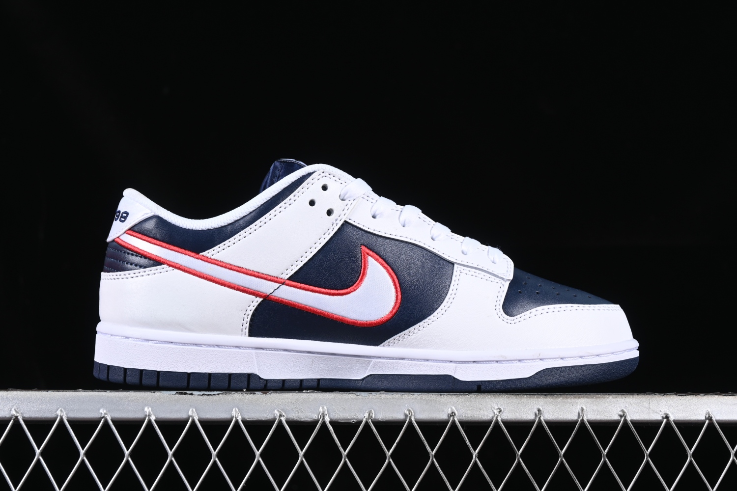 Nike SB  Dunk Low  Houston Comets Four-Peat  DZ2780-100