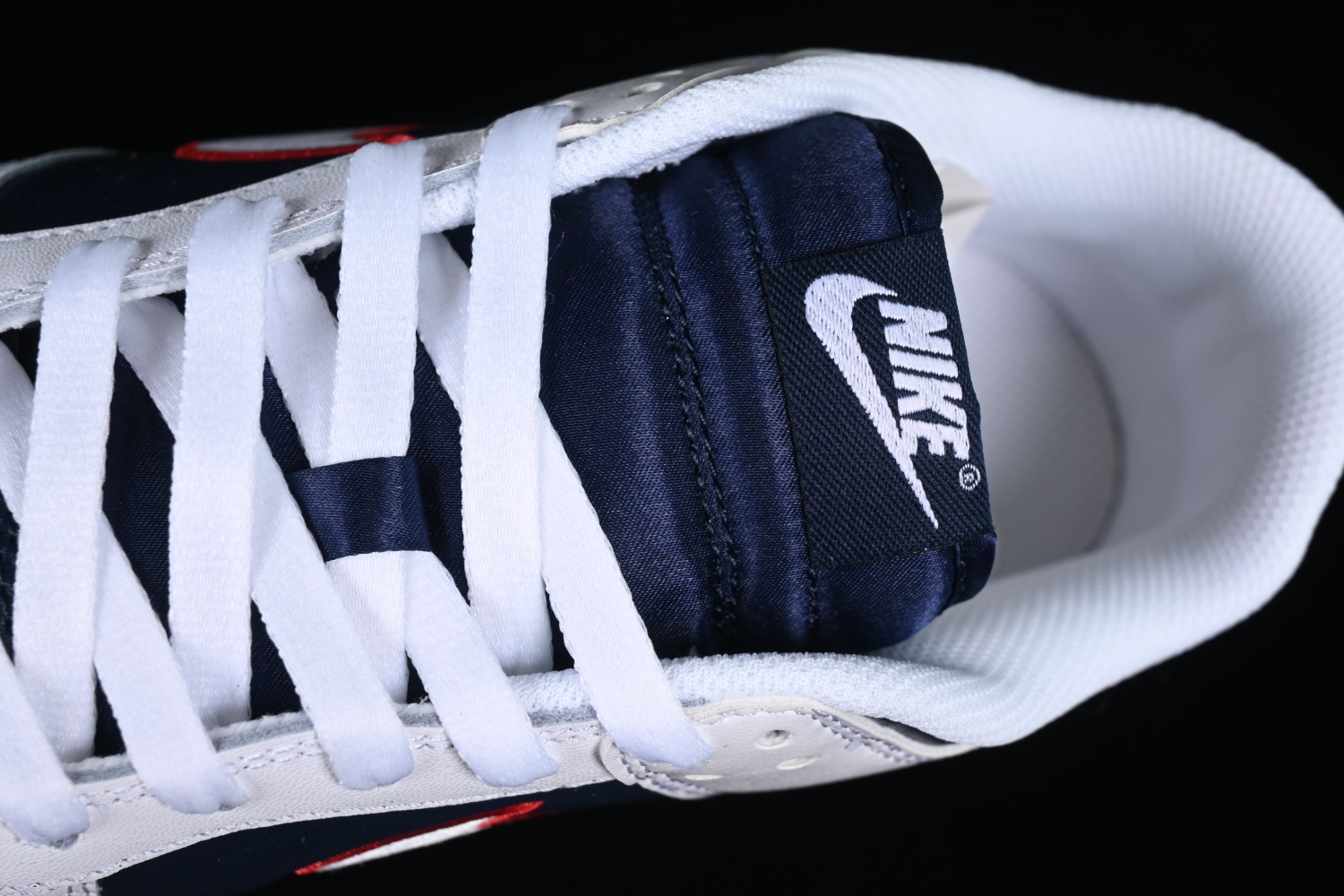 Nike SB  Dunk Low  Houston Comets Four-Peat  DZ2780-100
