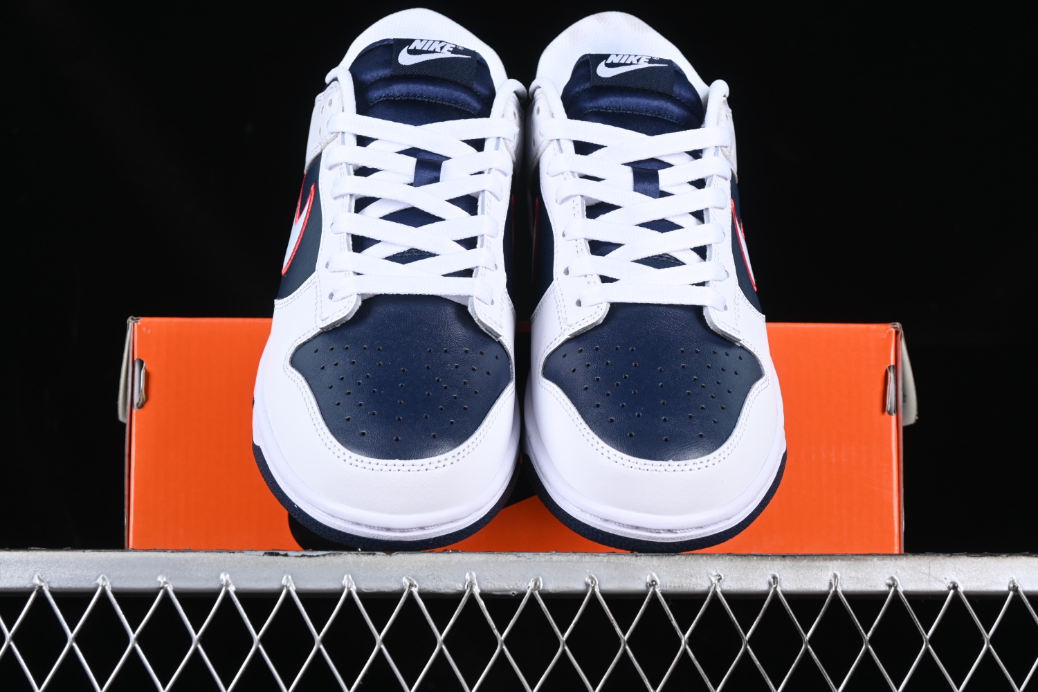 Nike SB  Dunk Low  Houston Comets Four-Peat  DZ2780-100