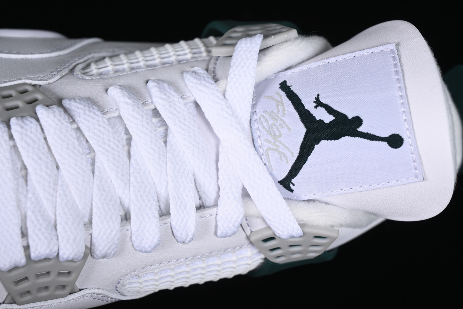 Jordan 4 Retro  Oxidized Green  FQ8138-103