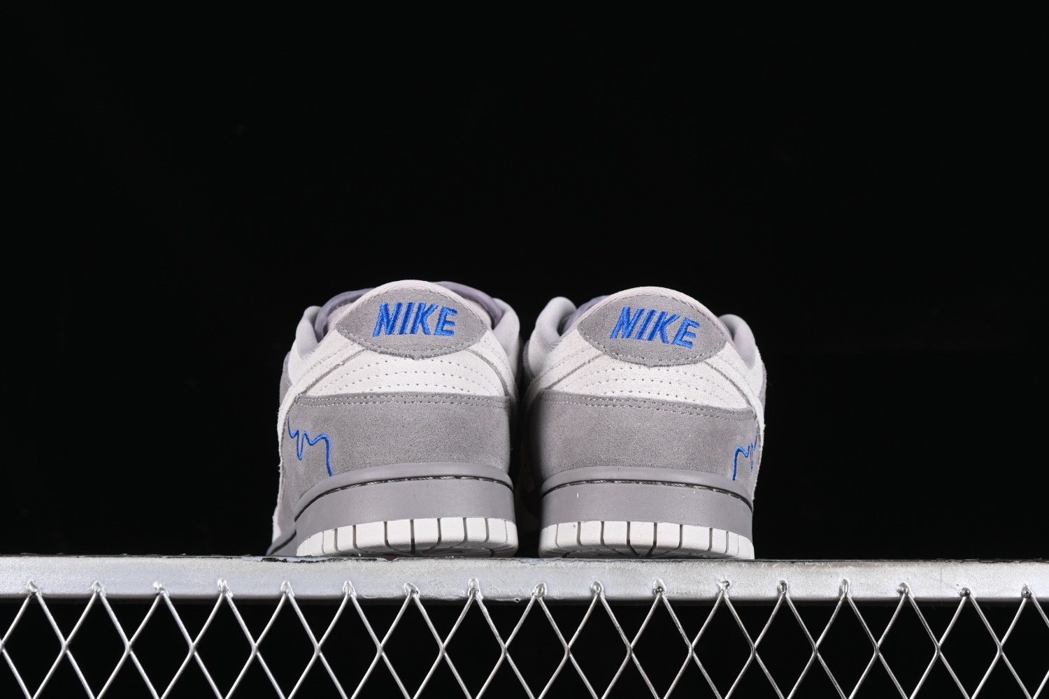 Nike SB Dunk Low 308269-111