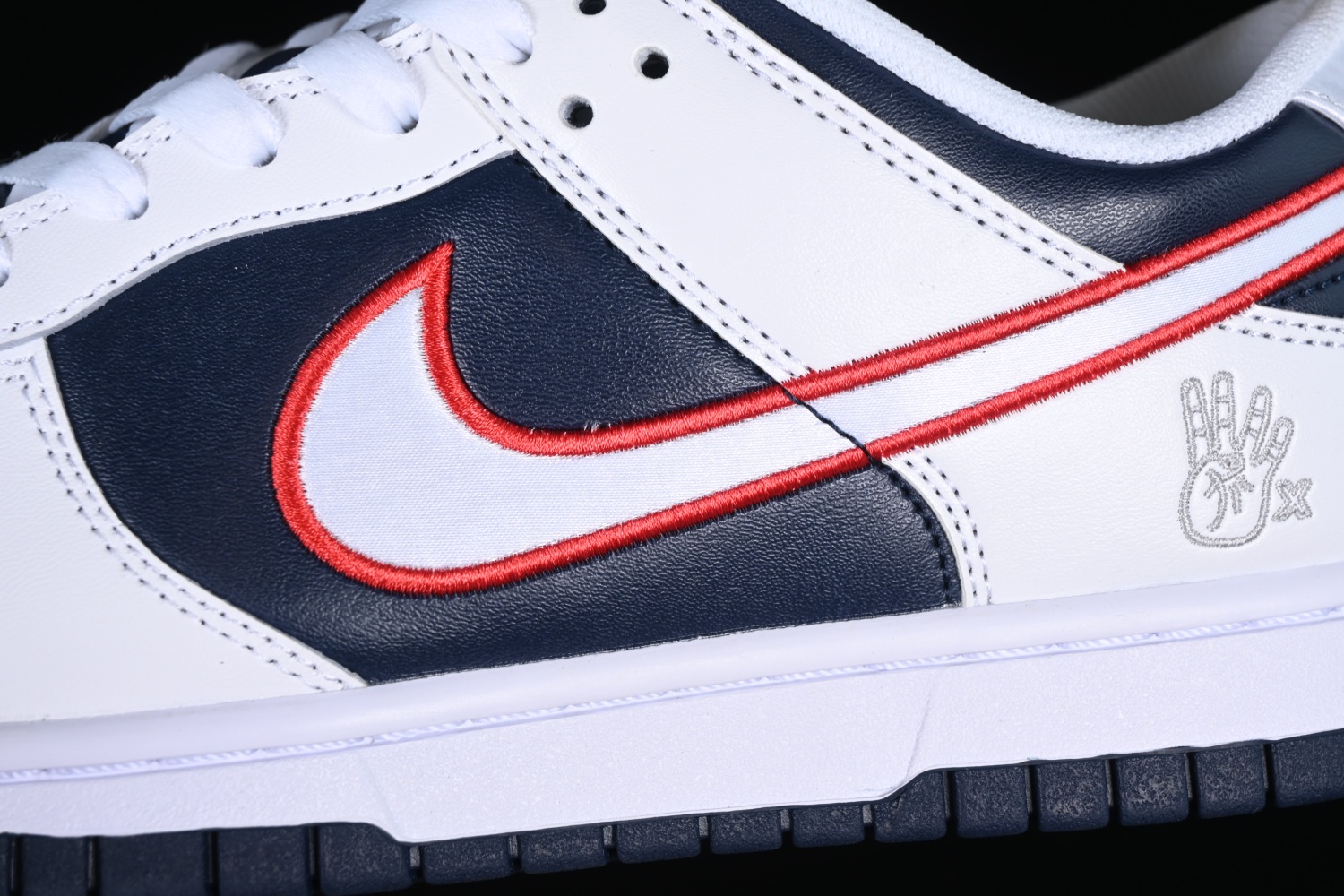 Nike SB  Dunk Low  Houston Comets Four-Peat  DZ2780-100
