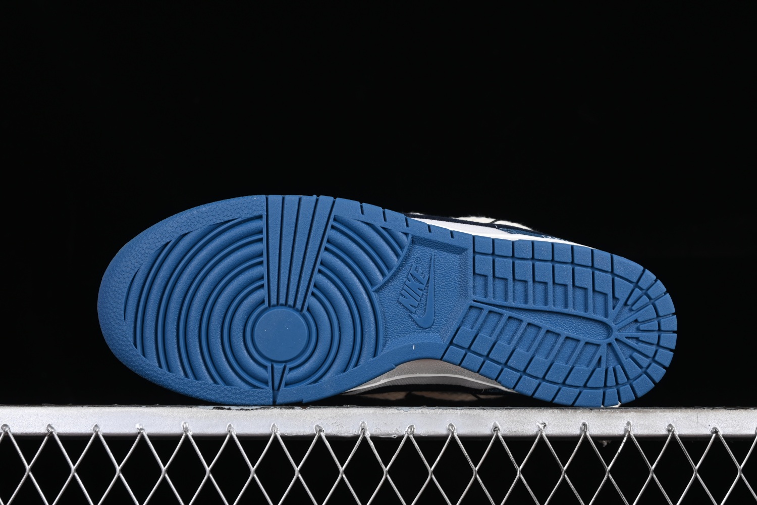 Nike SB Dunk Low Retro  Industrial Blue  DV0834-101