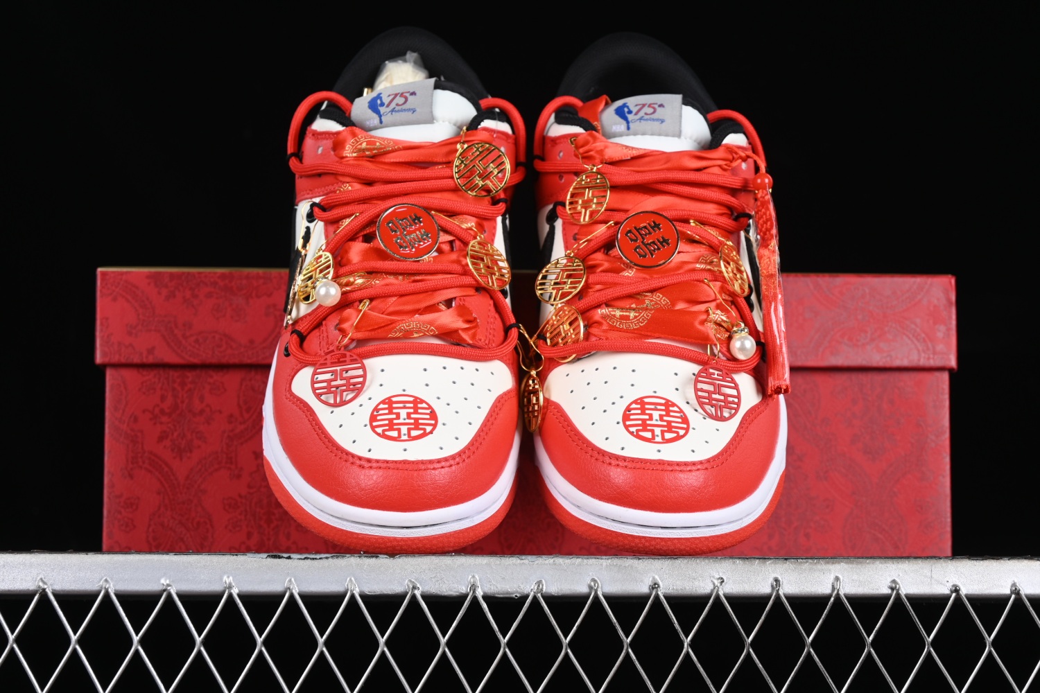 Nike SB Dunk Low EMB DD3363-100