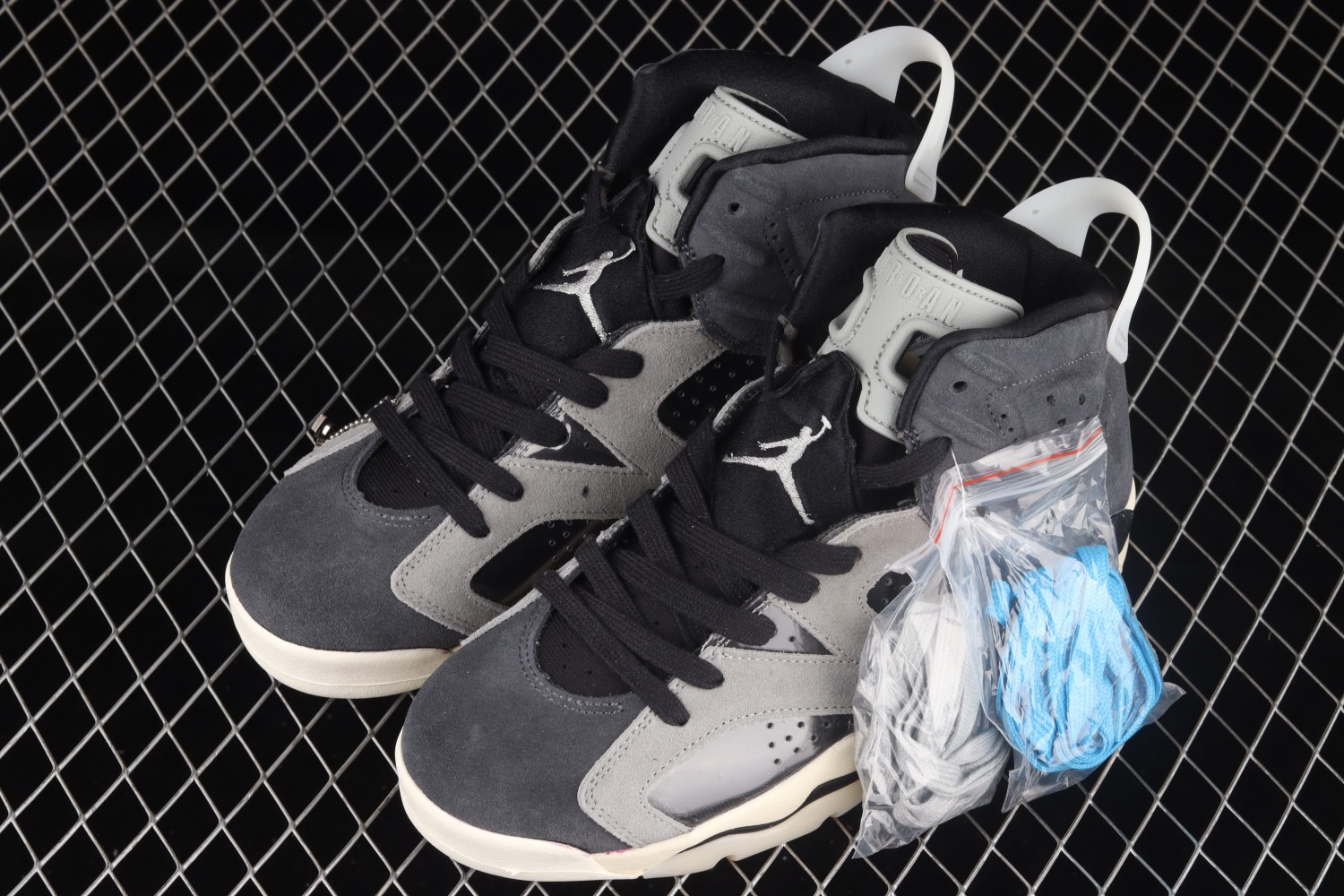 Jordan 6 Retro Tech Chrome CK6635-001
