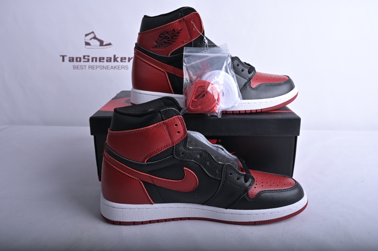 Jordan 1 Retro Bred  Banned  (2016) 555088-001