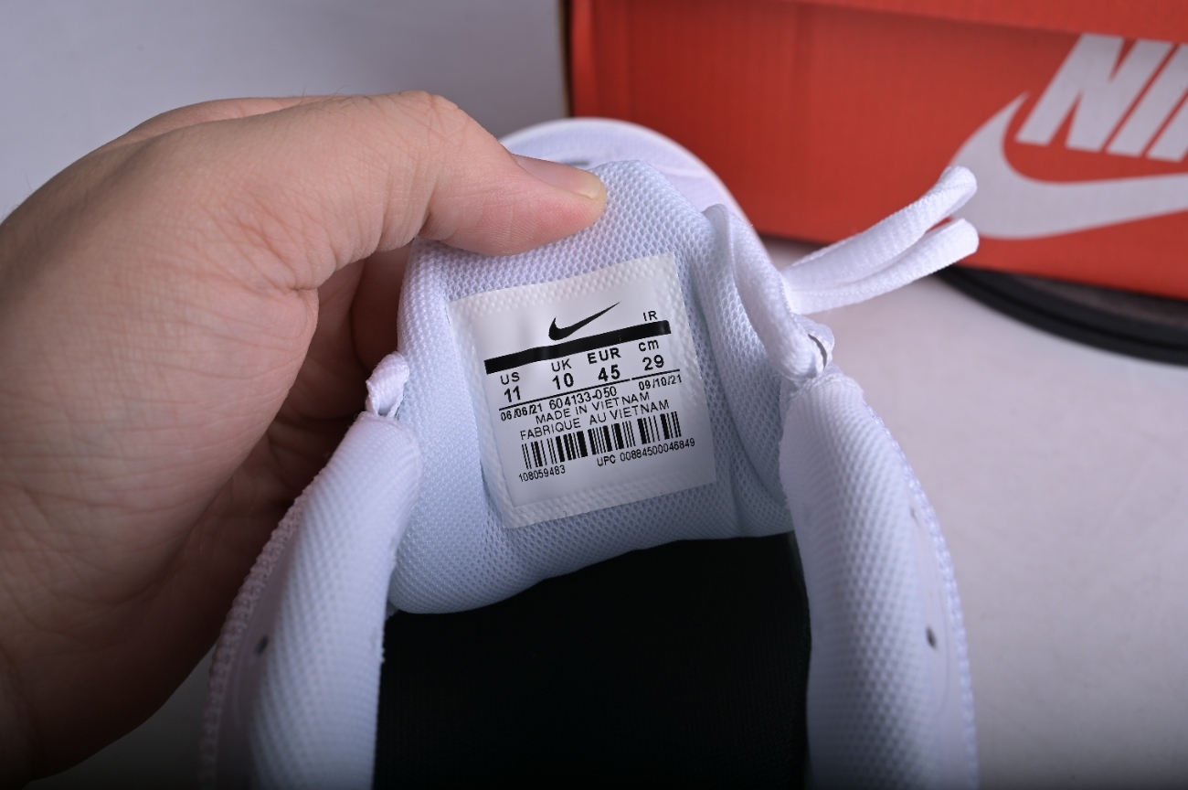 Nike Air Max Plus White Metallic Silver CW7044-100