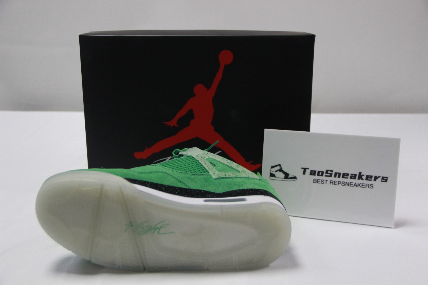 Jordan 4 Retro “Emerald Green”  AJ4A61426 LN4
