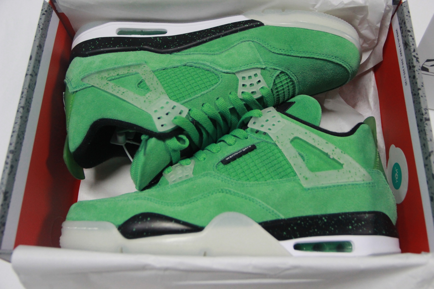 Jordan 4 Retro “Emerald Green”  AJ4A61426 LN4