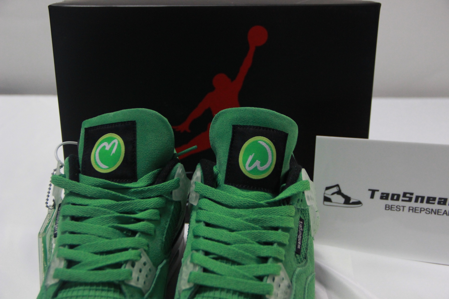 Jordan 4 Retro “Emerald Green”  AJ4A61426 LN4