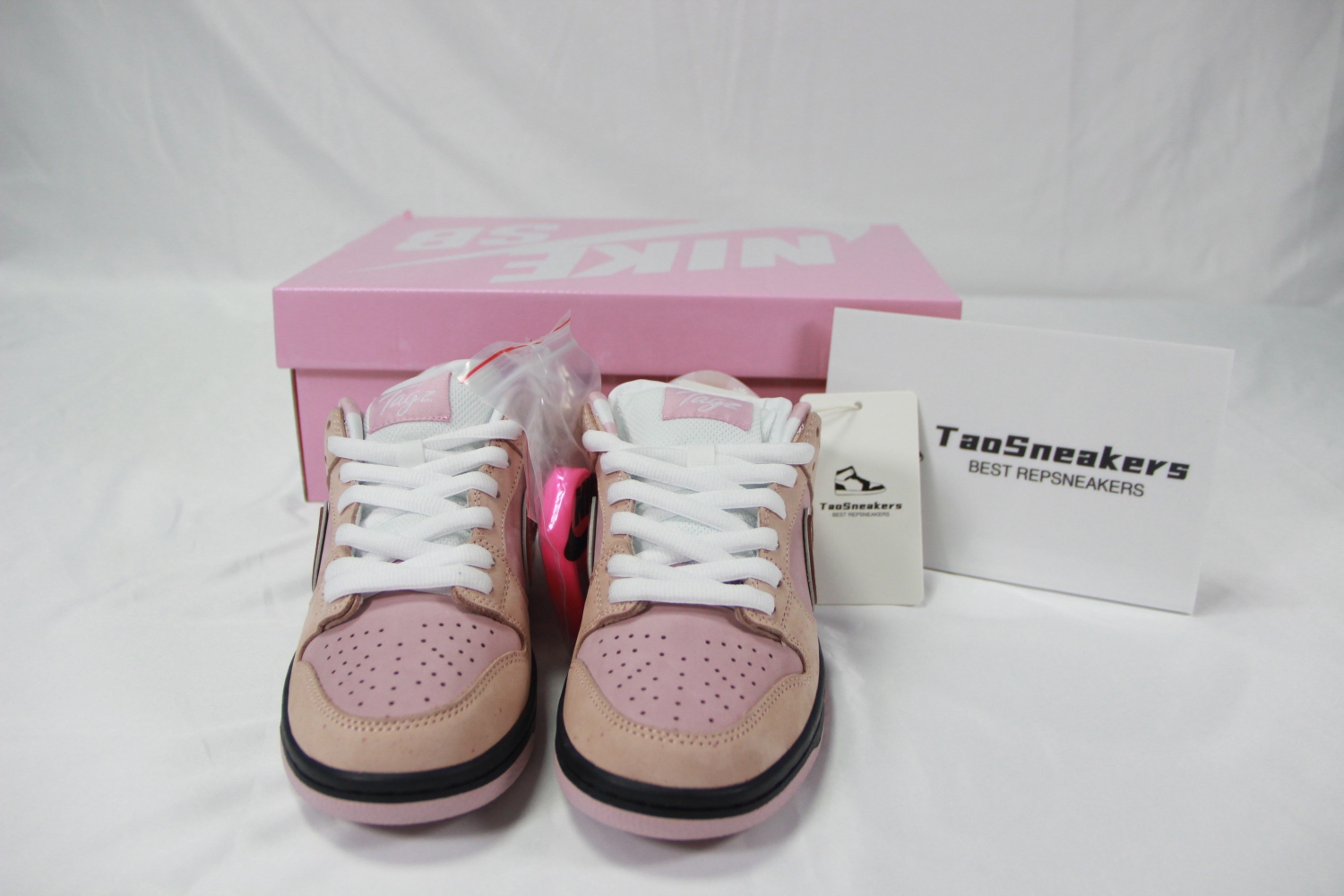NIKE DUNK SB LOW Pink BV1310-800