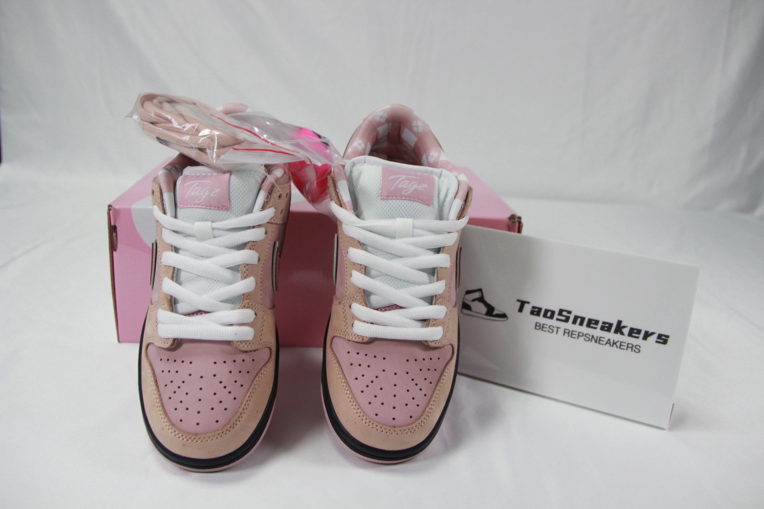 NIKE DUNK SB LOW Pink BV1310-800