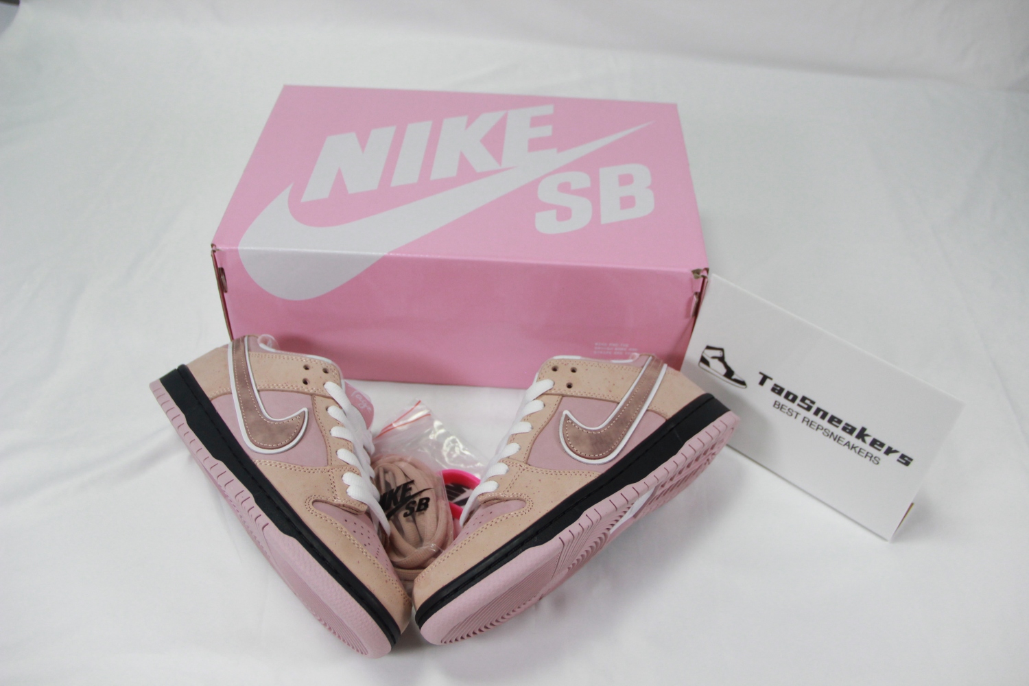 NIKE DUNK SB LOW Pink BV1310-800