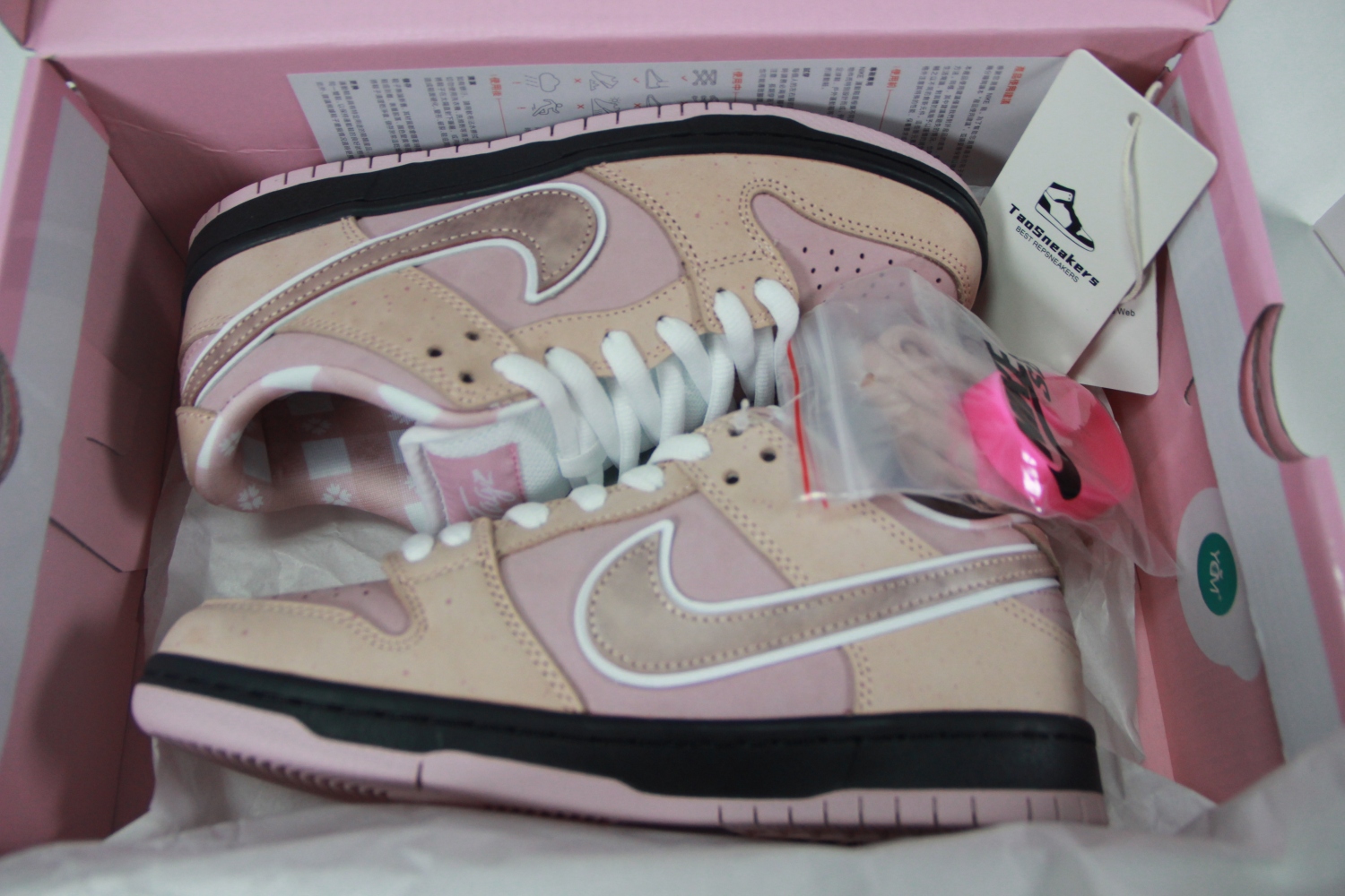 NIKE DUNK SB LOW Pink BV1310-800