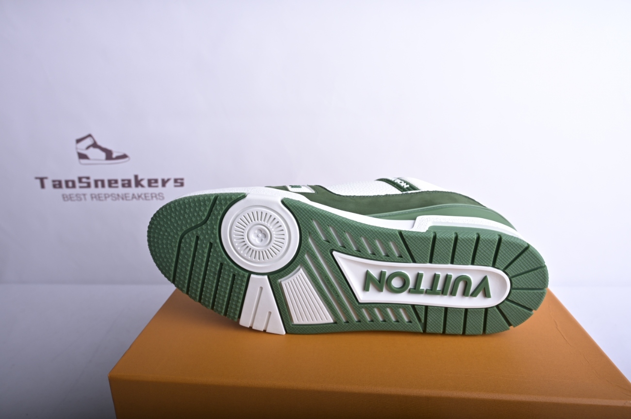 Lo**s Vu**ton LV Trainer Green