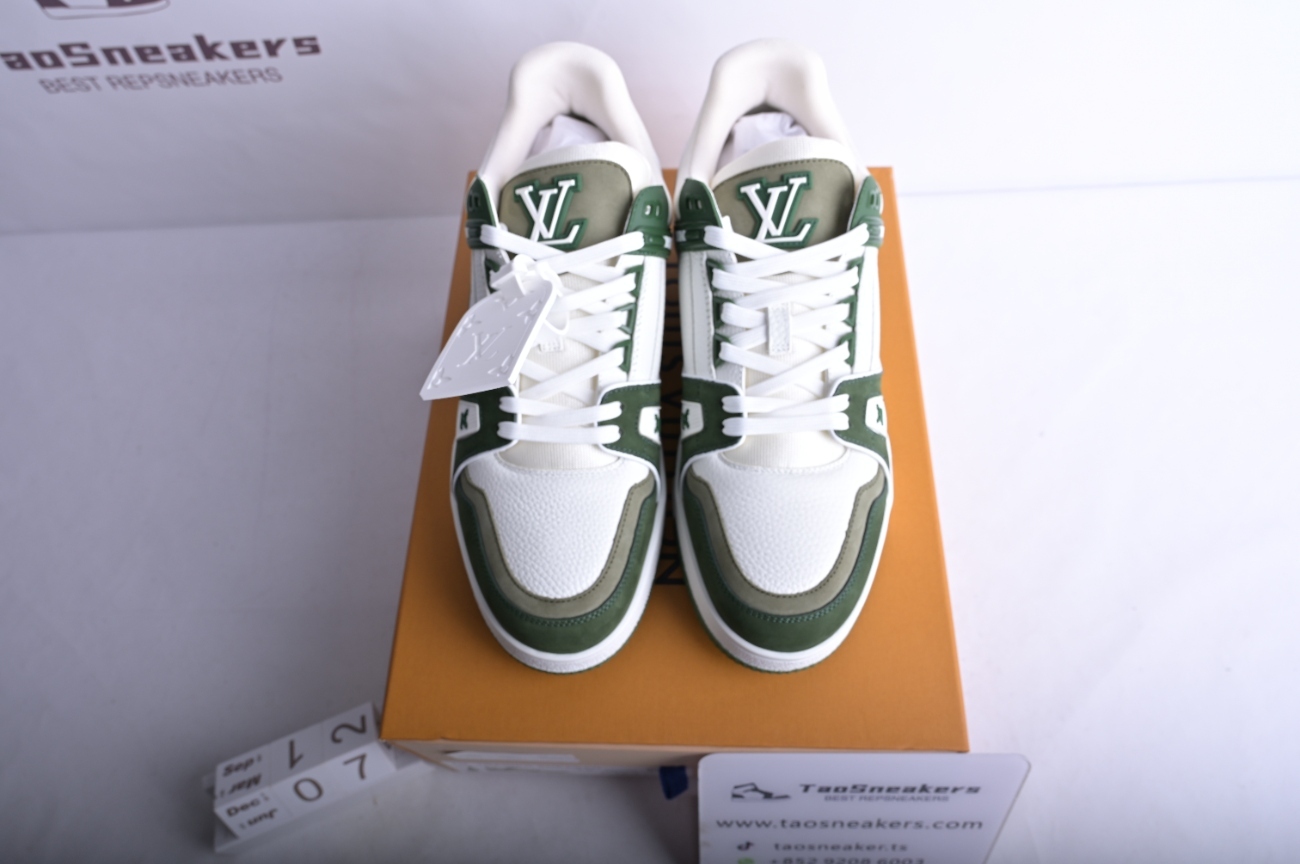 Lo**s Vu**ton LV Trainer Green