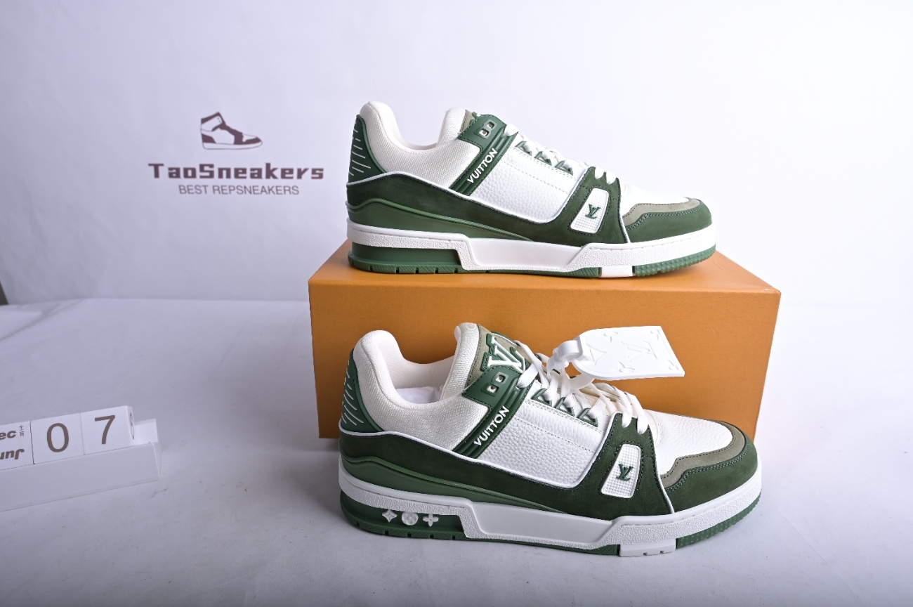 Lo**s Vu**ton LV Trainer Green