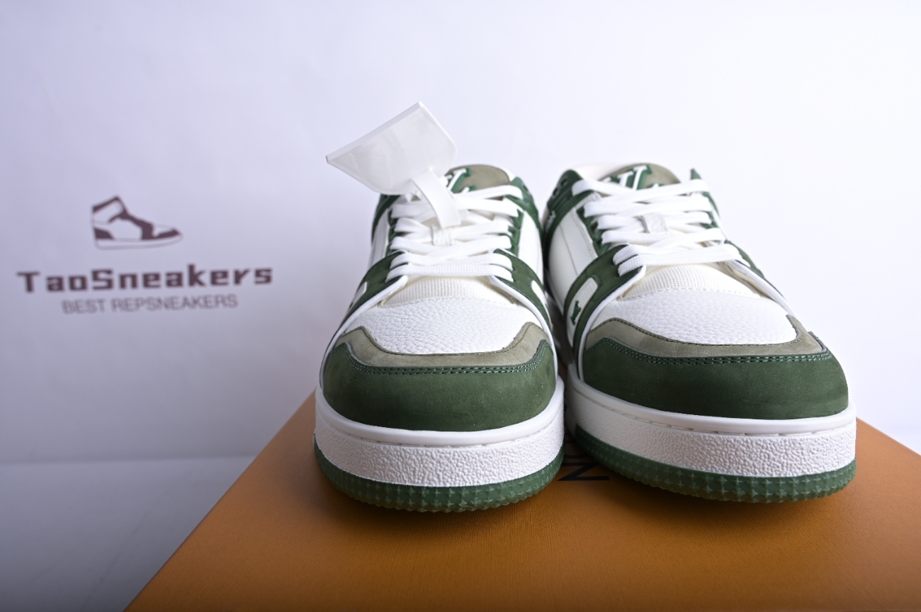 Lo**s Vu**ton LV Trainer Green