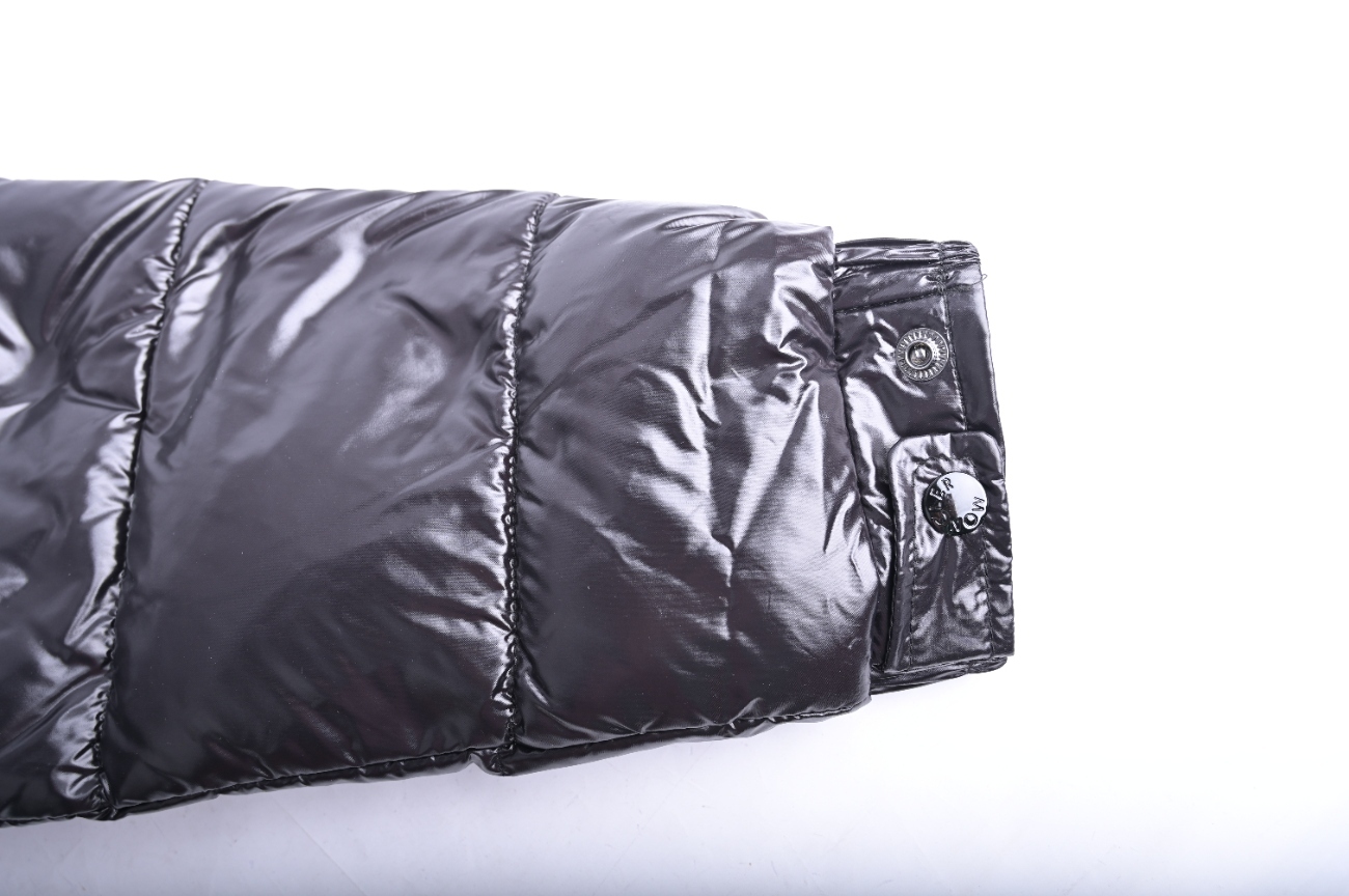 Moncler Enfant New Maya Puffer Jacket Black FW22