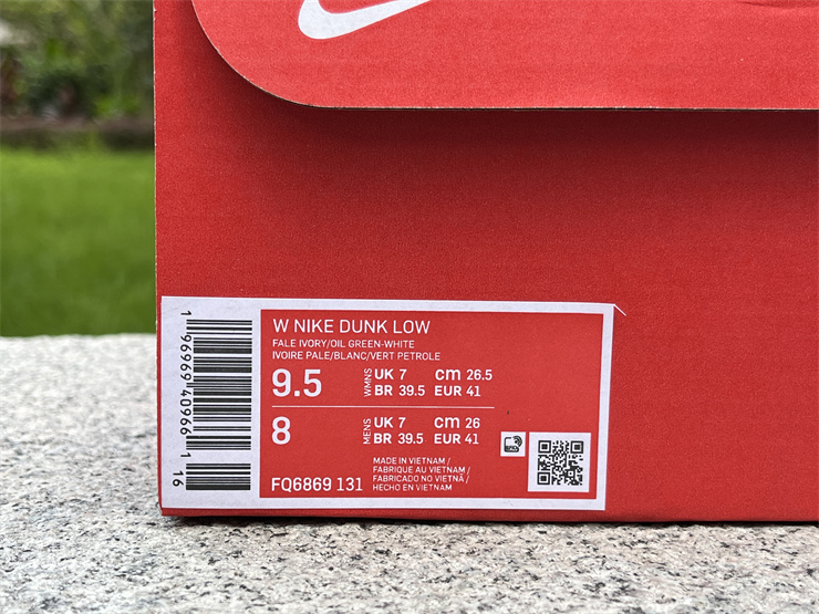 Nike SB Dunk Low  Pale Ivory  FQ6869-131