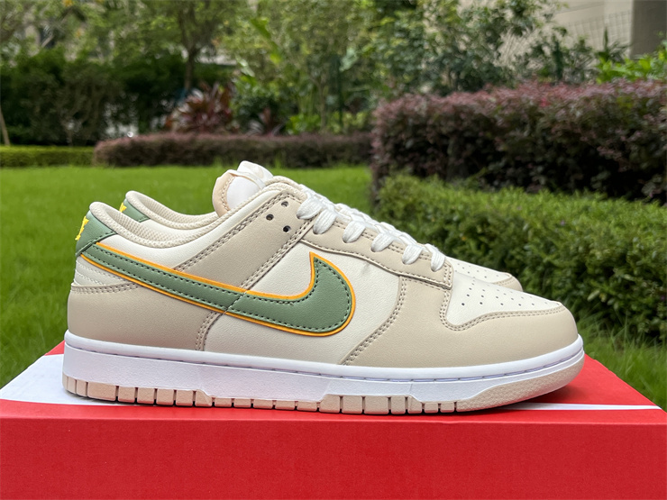 Nike SB Dunk Low  Pale Ivory  FQ6869-131