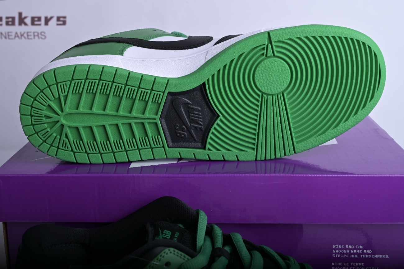 Nike SB Dunk Low Classic Green BQ6817-302