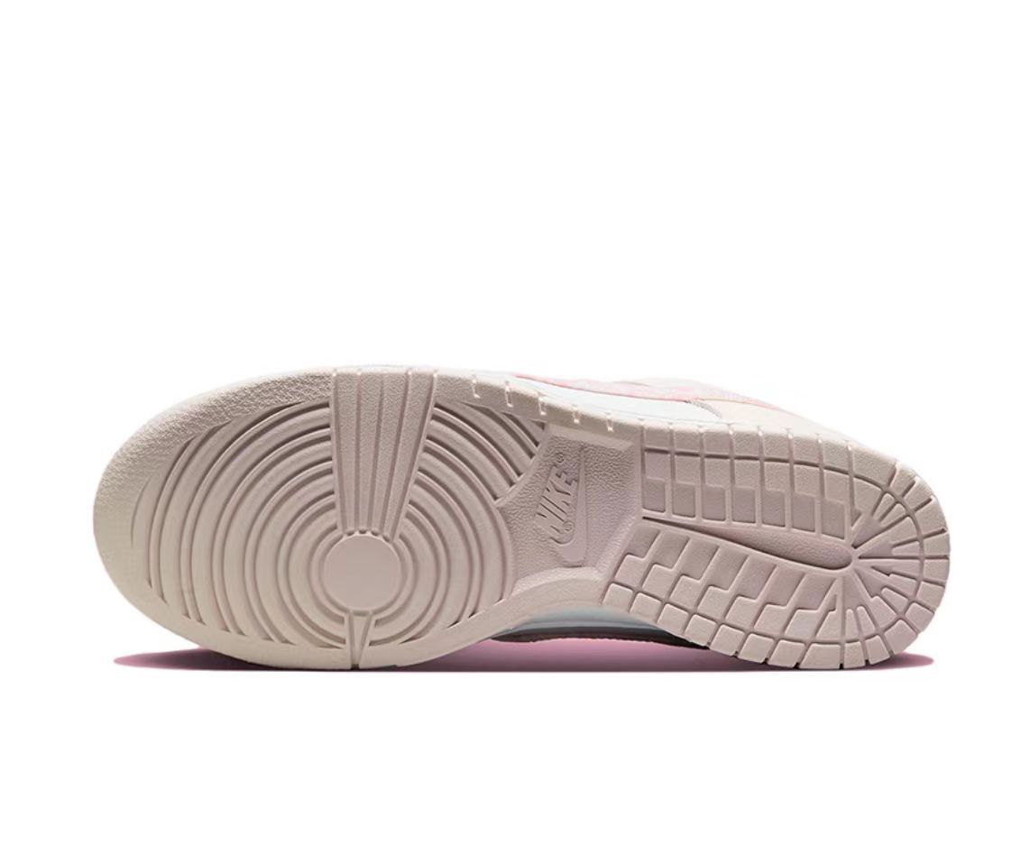 Nike Dunk Low Pink Paisley FD1449-100