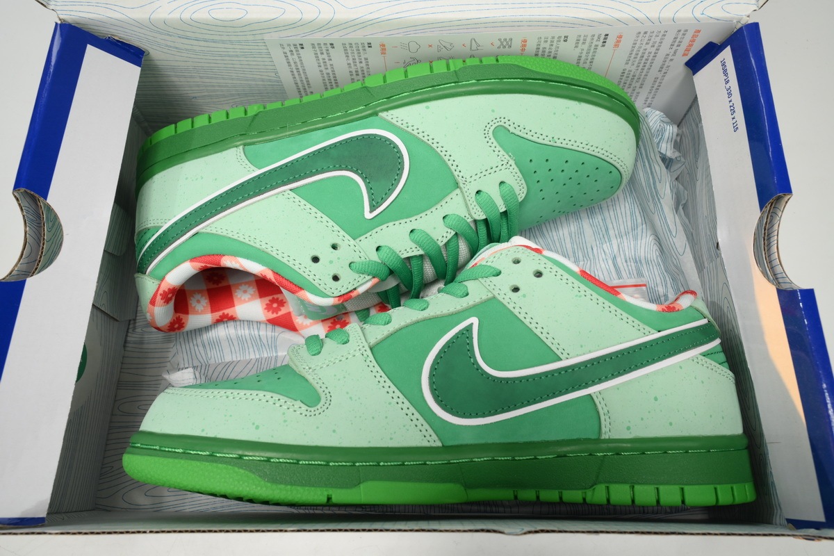 CONCEPTS × Nike Dunk SB Seaweed Green Lobster BV1310-303