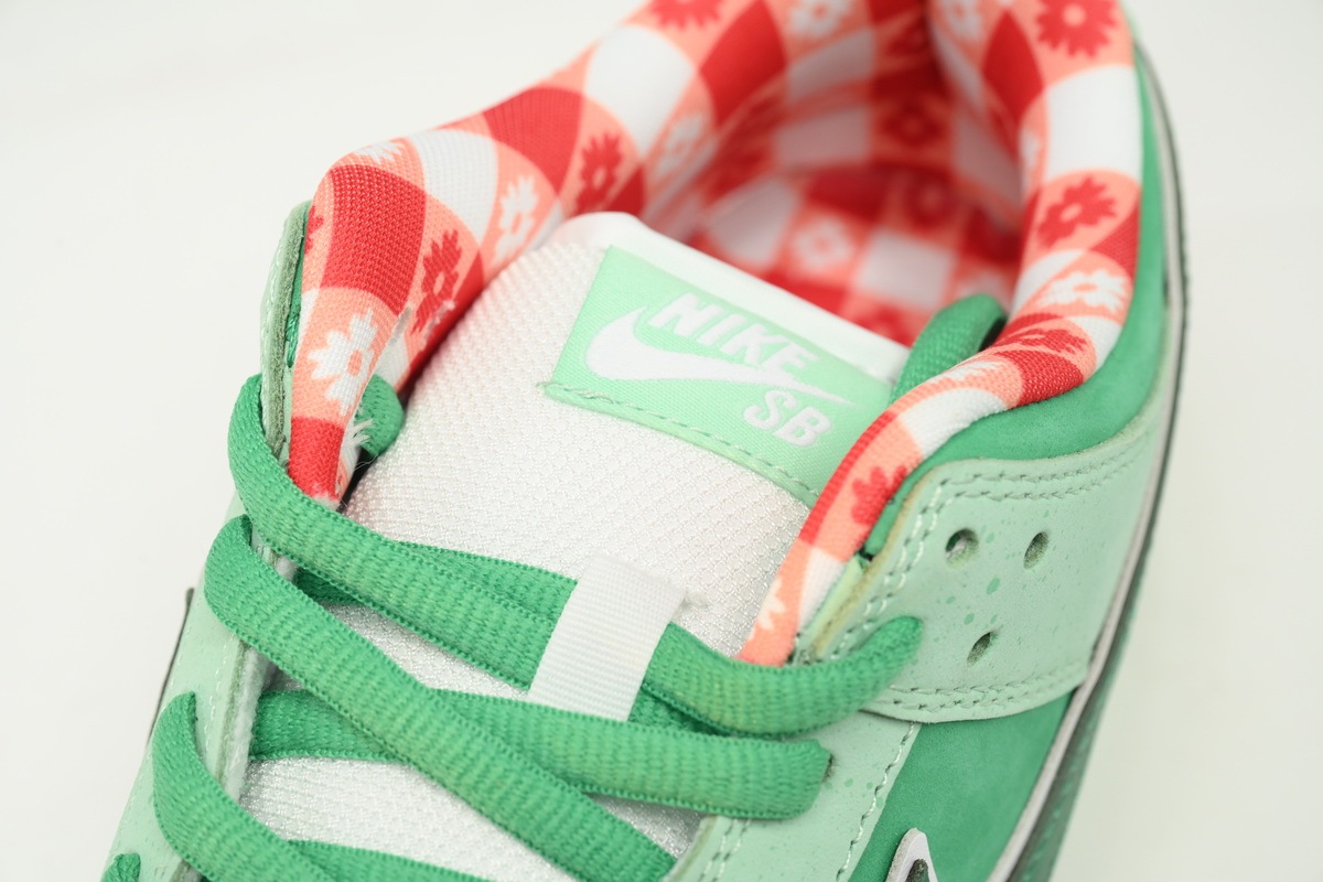 CONCEPTS × Nike Dunk SB Seaweed Green Lobster BV1310-303