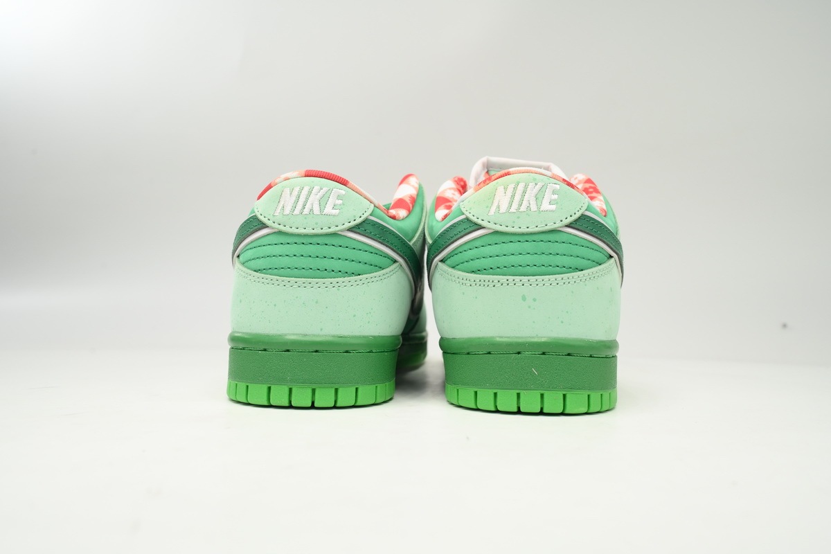 CONCEPTS × Nike Dunk SB Seaweed Green Lobster BV1310-303