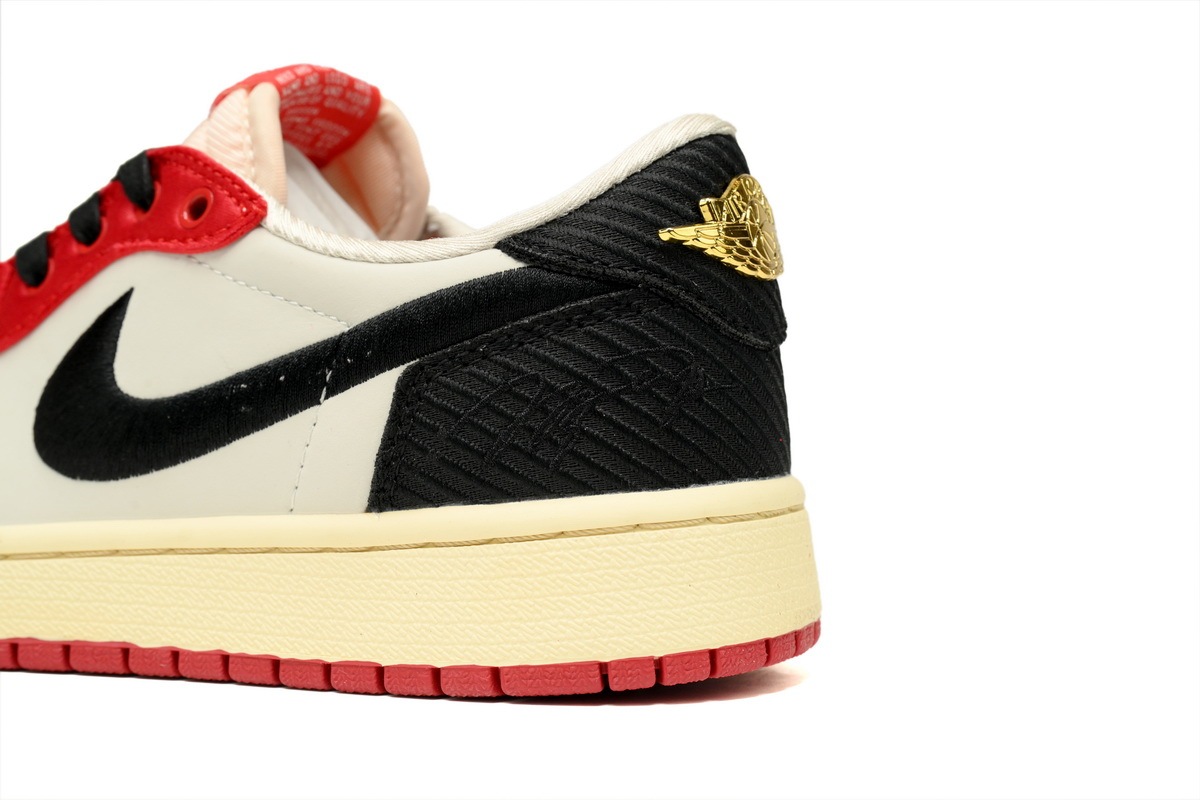 Air Jordan 1 Low Bulls Chicago FN0432-100