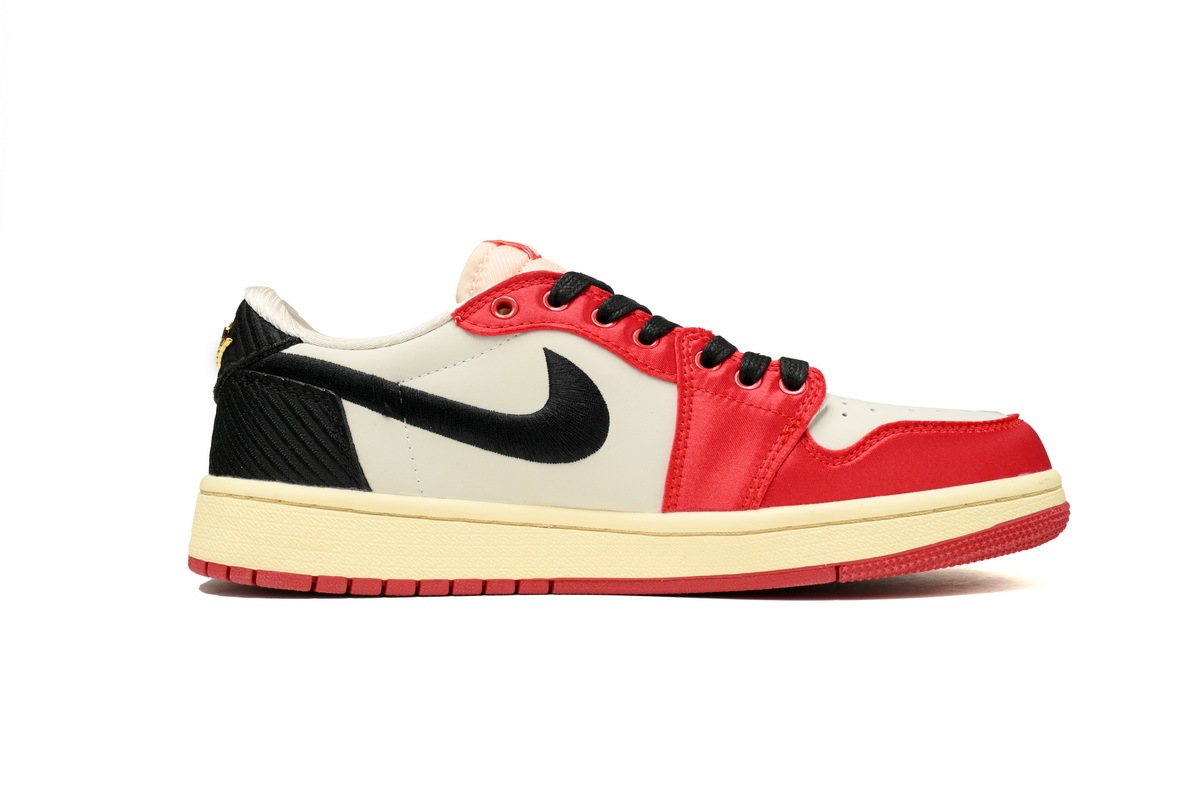 Air Jordan 1 Low Bulls Chicago FN0432-100