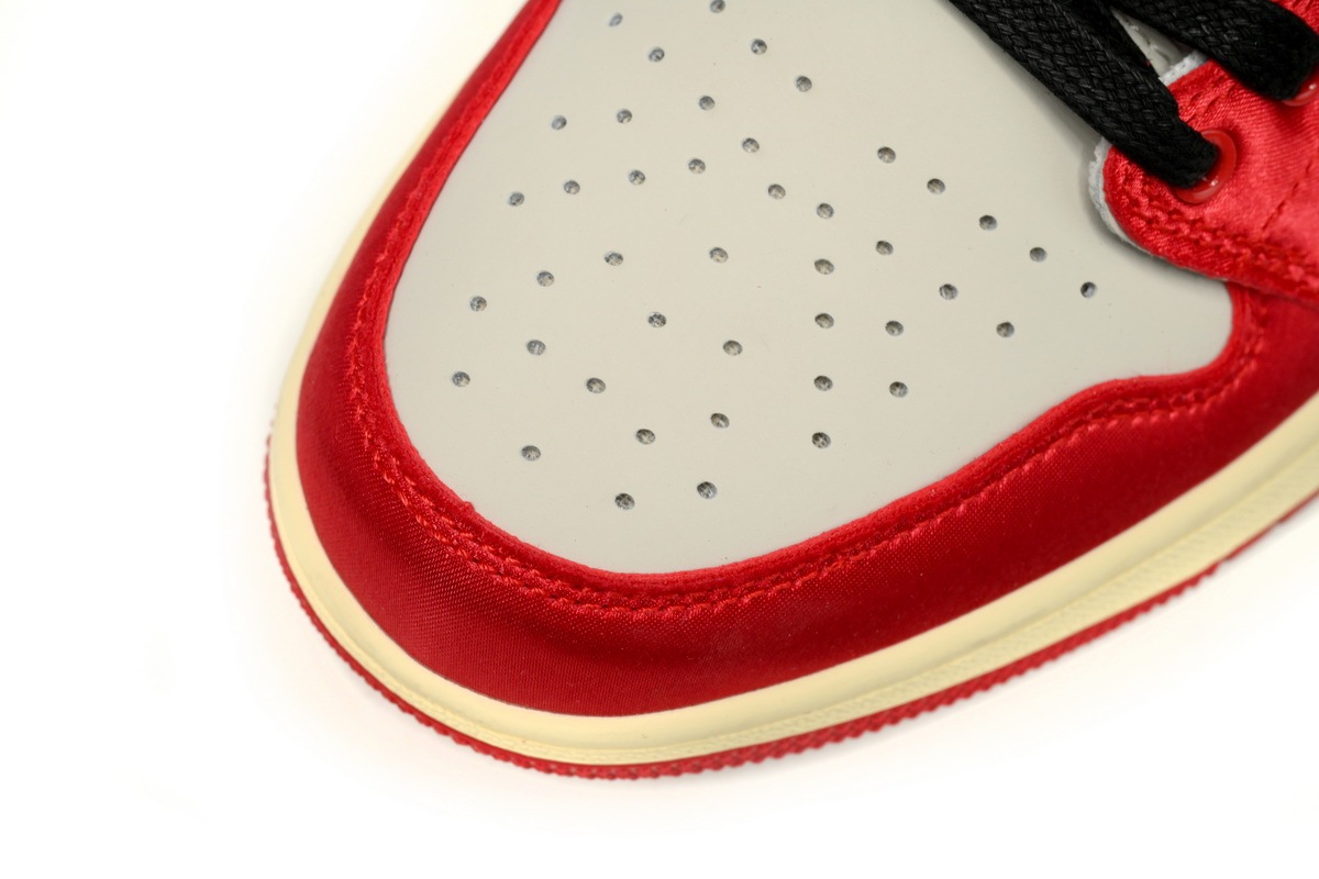 Air Jordan 1 Low Bulls Chicago FN0432-100