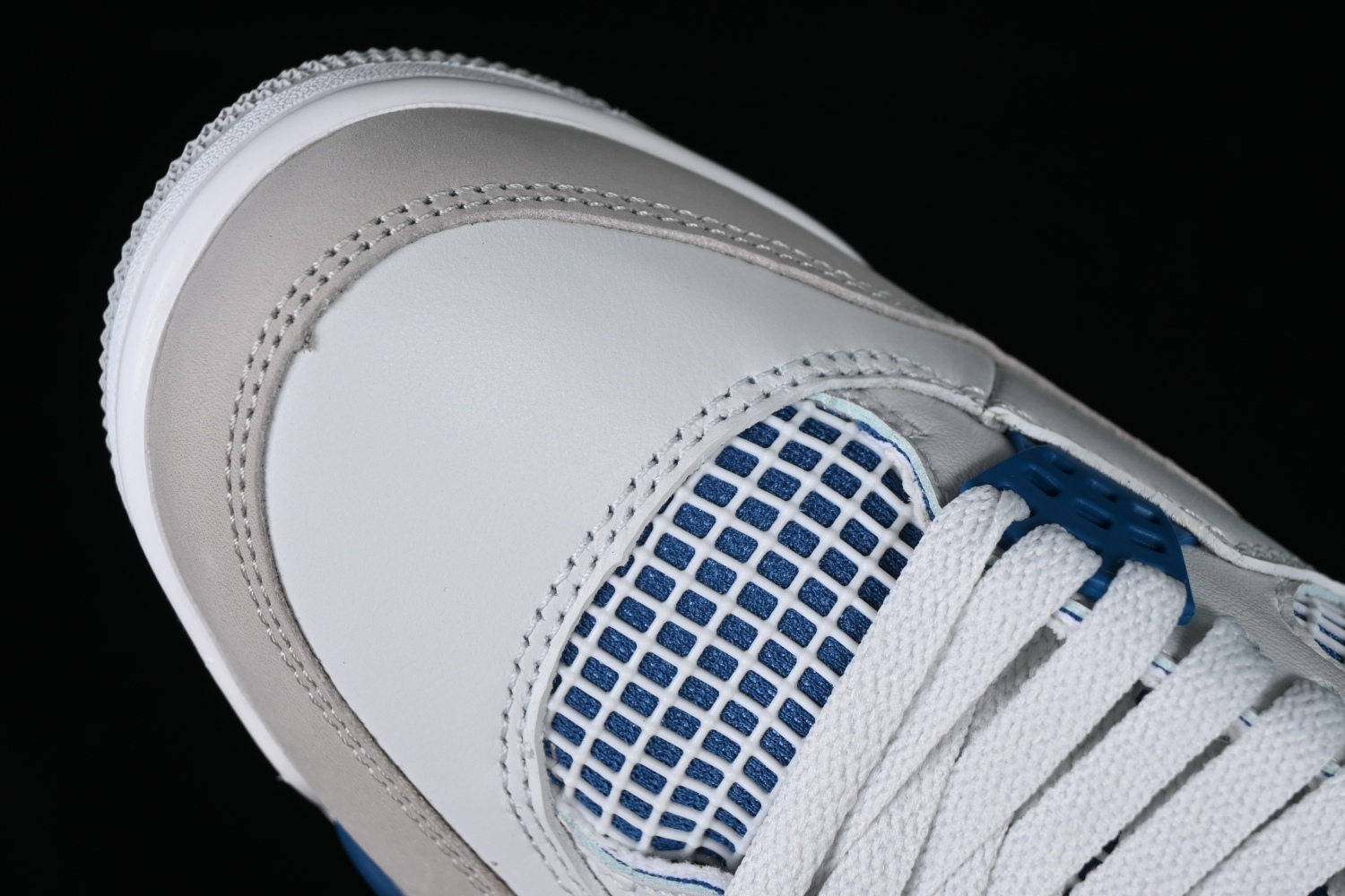 Air Jordan 4  Military Blue  FV5029-141
