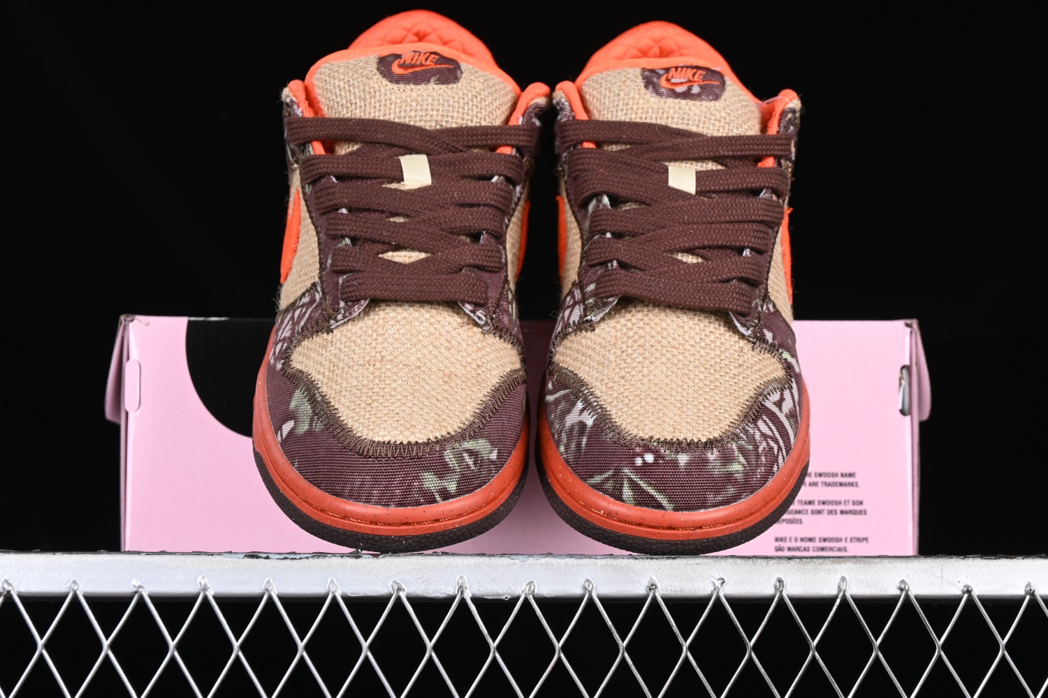 Nike SB Dunk Low “Hunter Reese Forbes” 304292-281