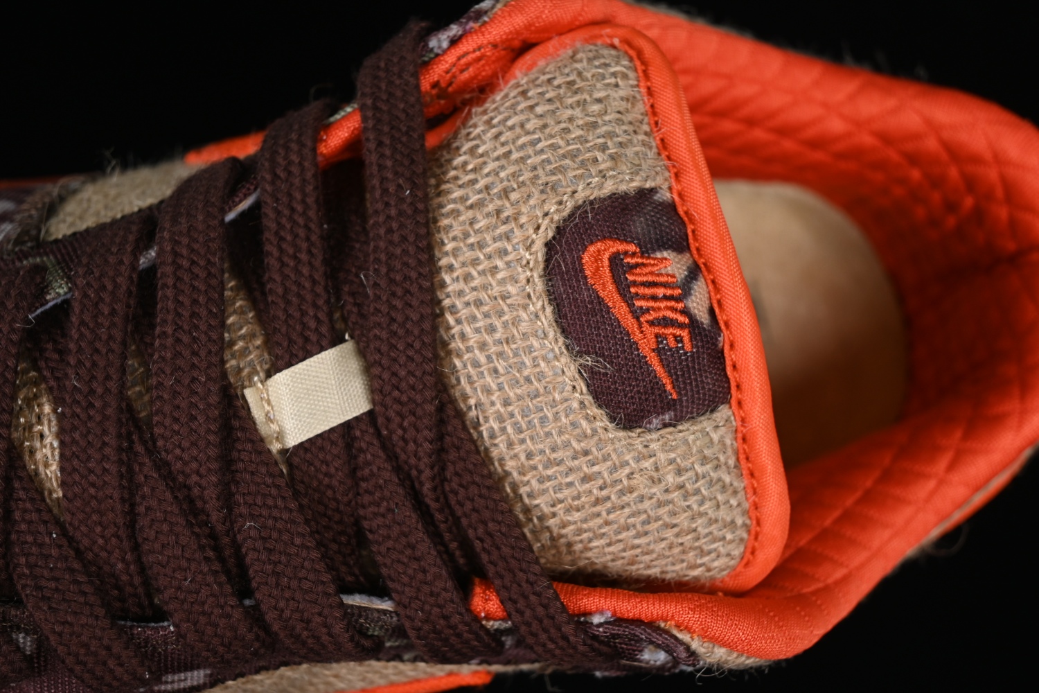 Nike SB Dunk Low “Hunter Reese Forbes” 304292-281