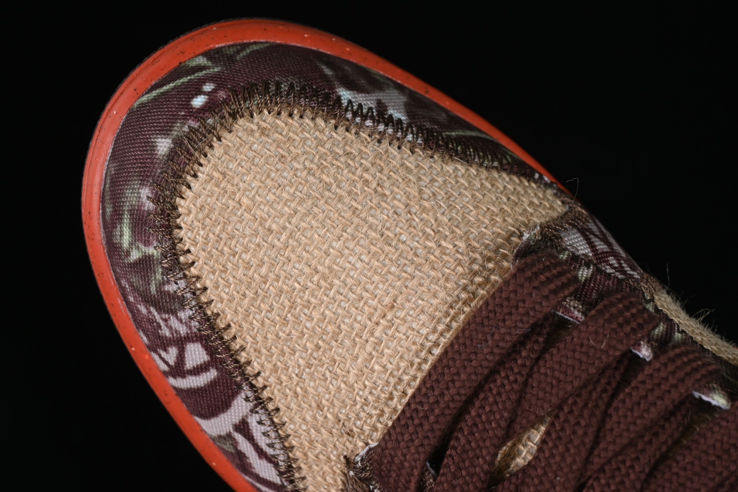 Nike SB Dunk Low “Hunter Reese Forbes” 304292-281