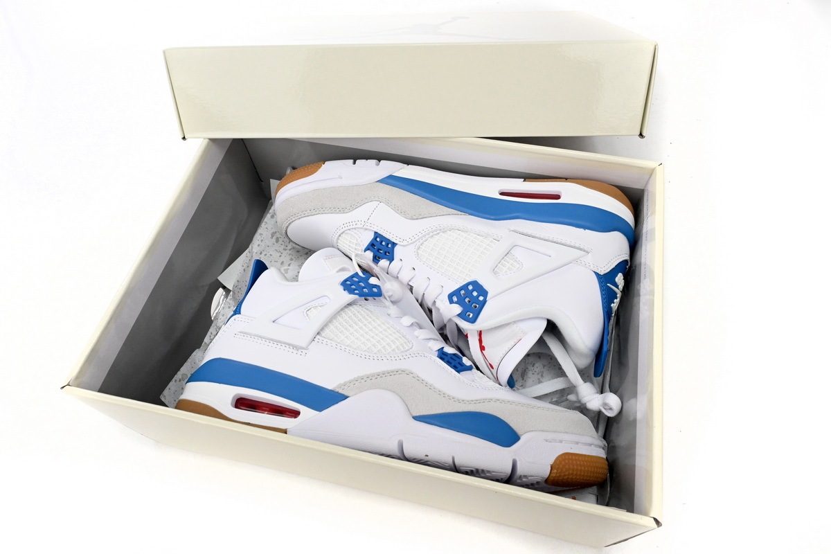 Nike SB x Air Jordan 4 White Blue DR5415-104