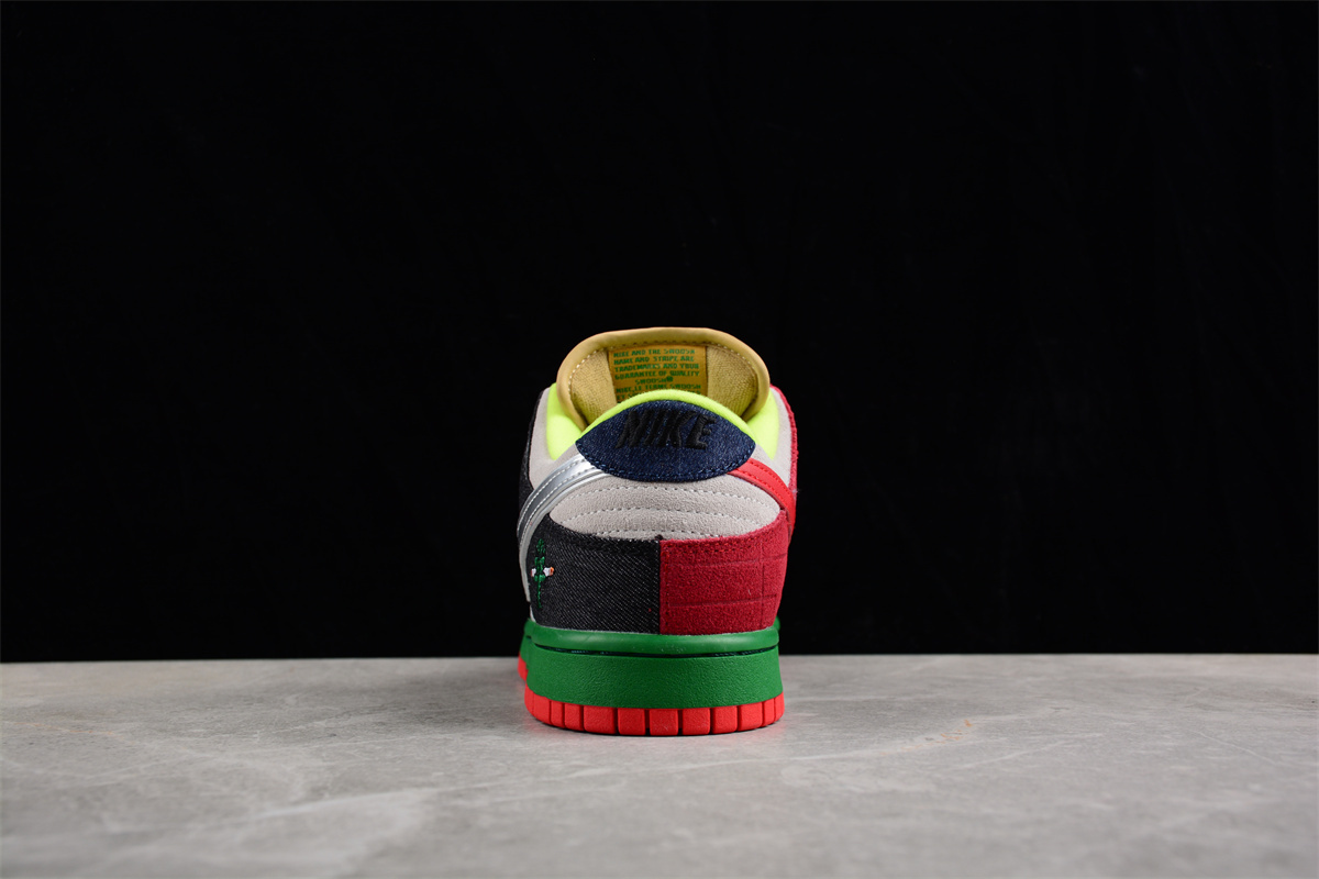 Nike SB Dunk LowWhat the Dunk 318403-141
