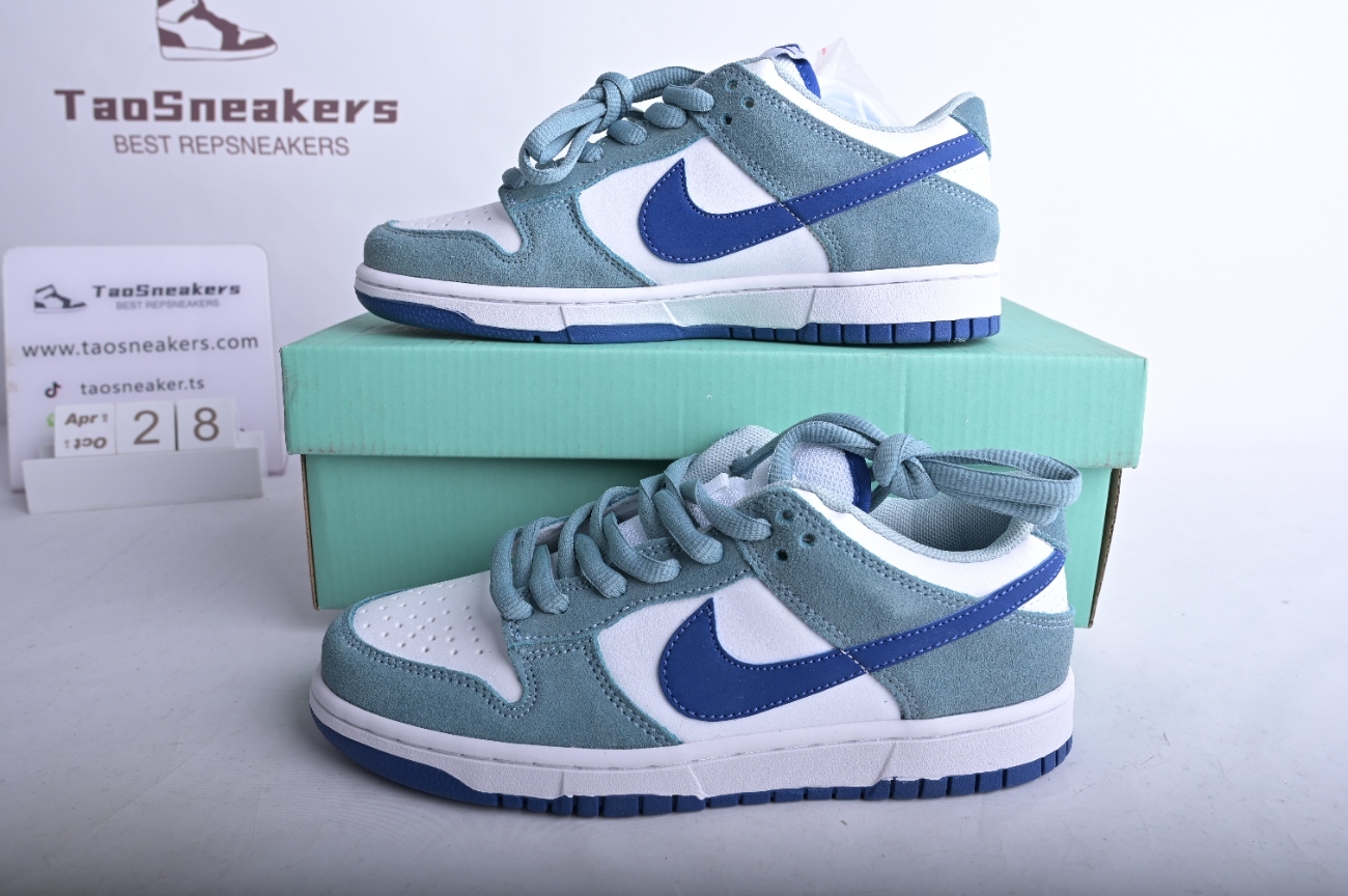 Nike SB Dunk Low 854866-009