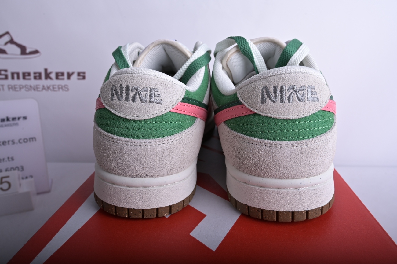 Nk SB Dunk Low  85   DO9457-137