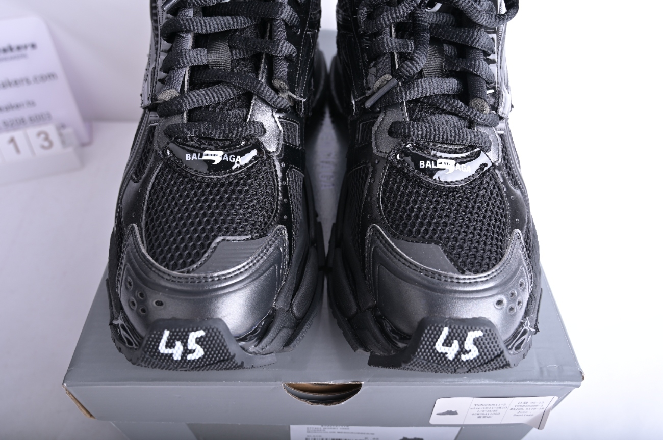 Bal**ciaga Runner Black 656065W3RA11000