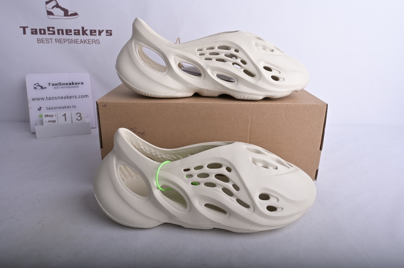 adidas Yeezy Foam RNNR Ararat G55486