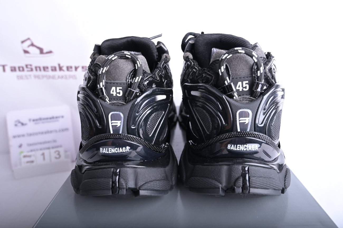 Bal**ciaga Runner Black 656065W3RA11000
