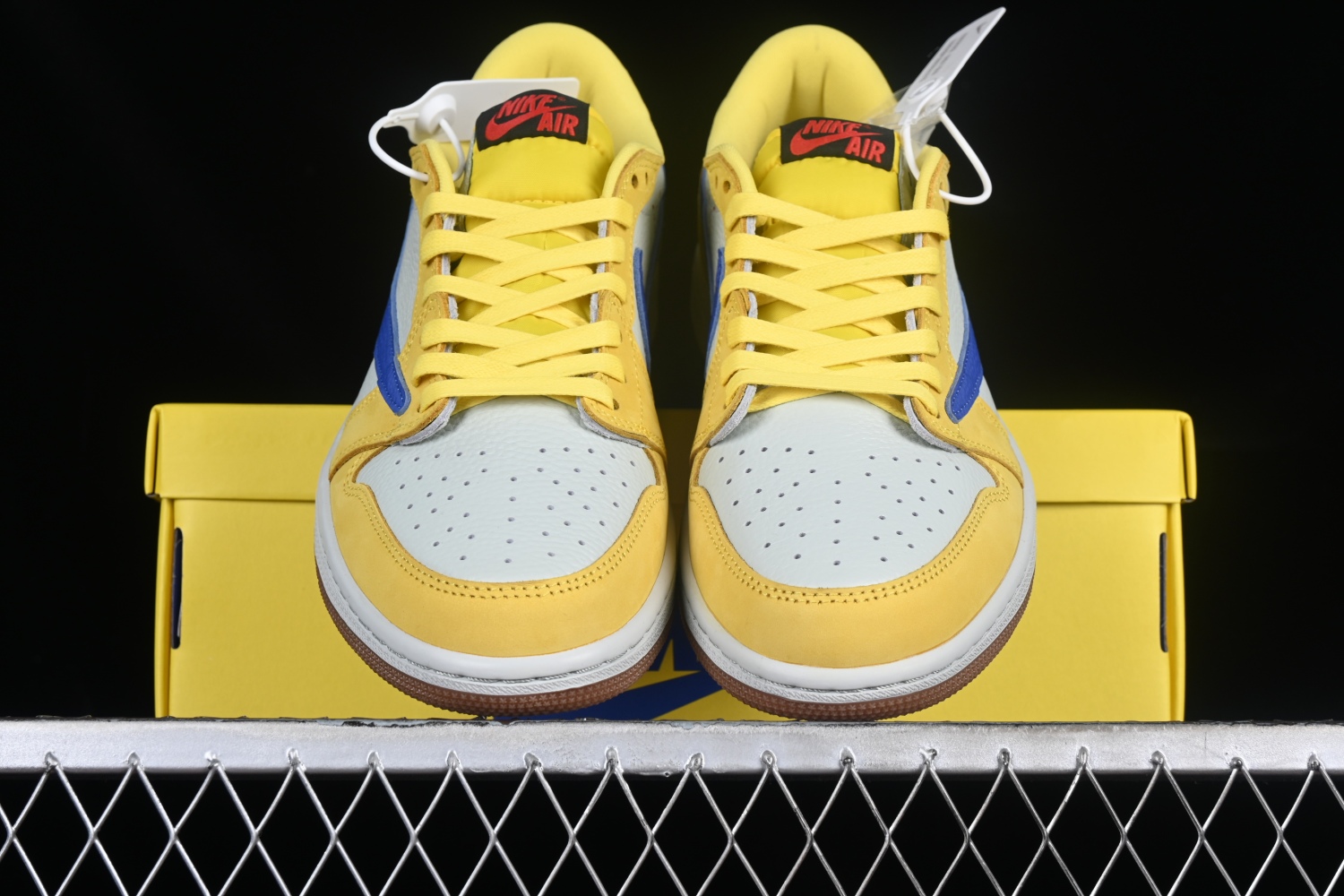 Jordan 1 Retro Low OG SP Travis Scott Canary DZ4137-700
