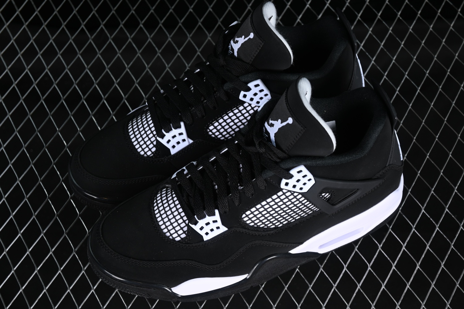 Air Jordan 4   White Thunder    FQ8138-001