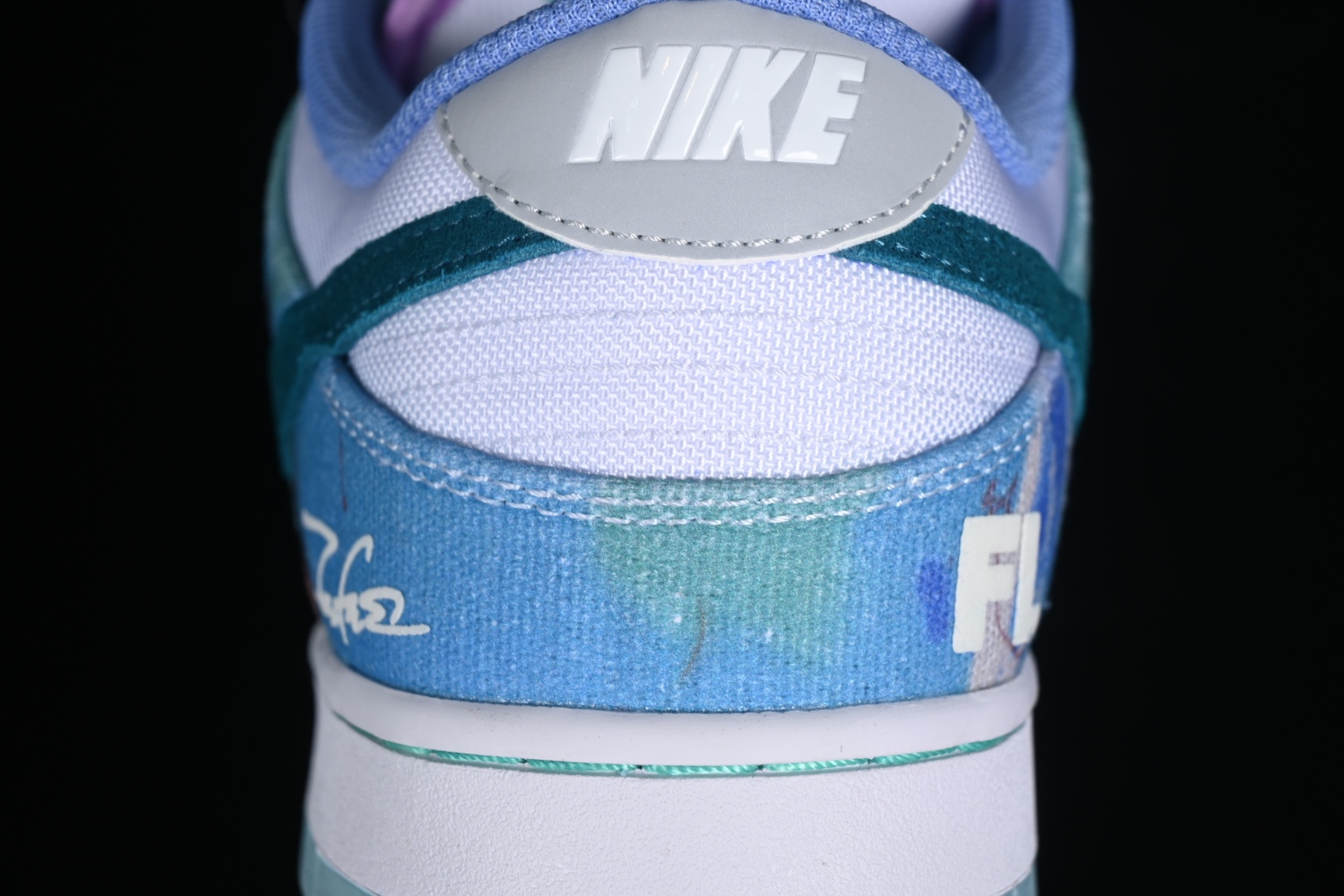 Nike SB Dunk Low Futura Laboratories Bleached Aqua HF6061-400