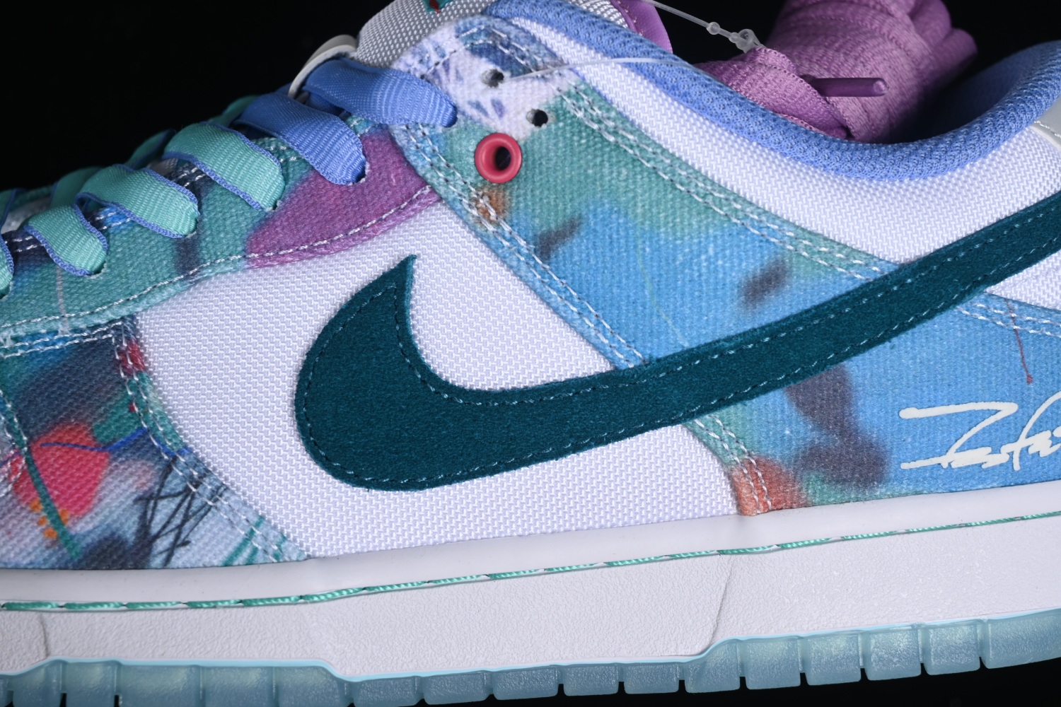 Nike SB Dunk Low Futura Laboratories Bleached Aqua HF6061-400