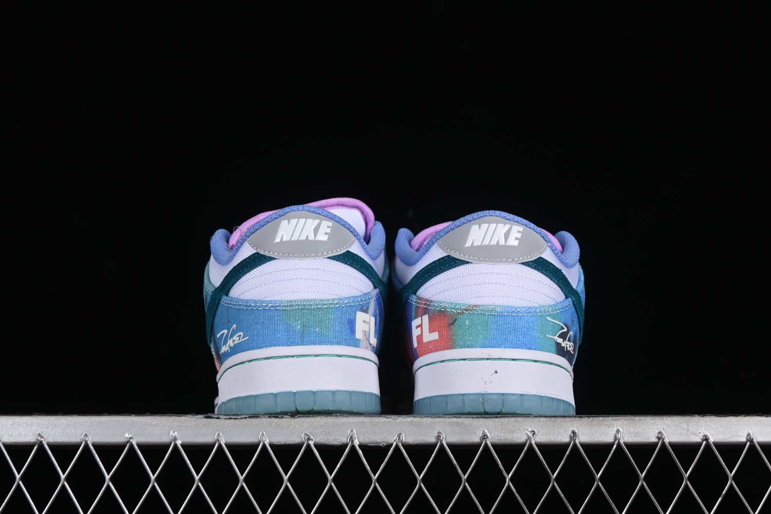 Nike SB Dunk Low Futura Laboratories Bleached Aqua HF6061-400